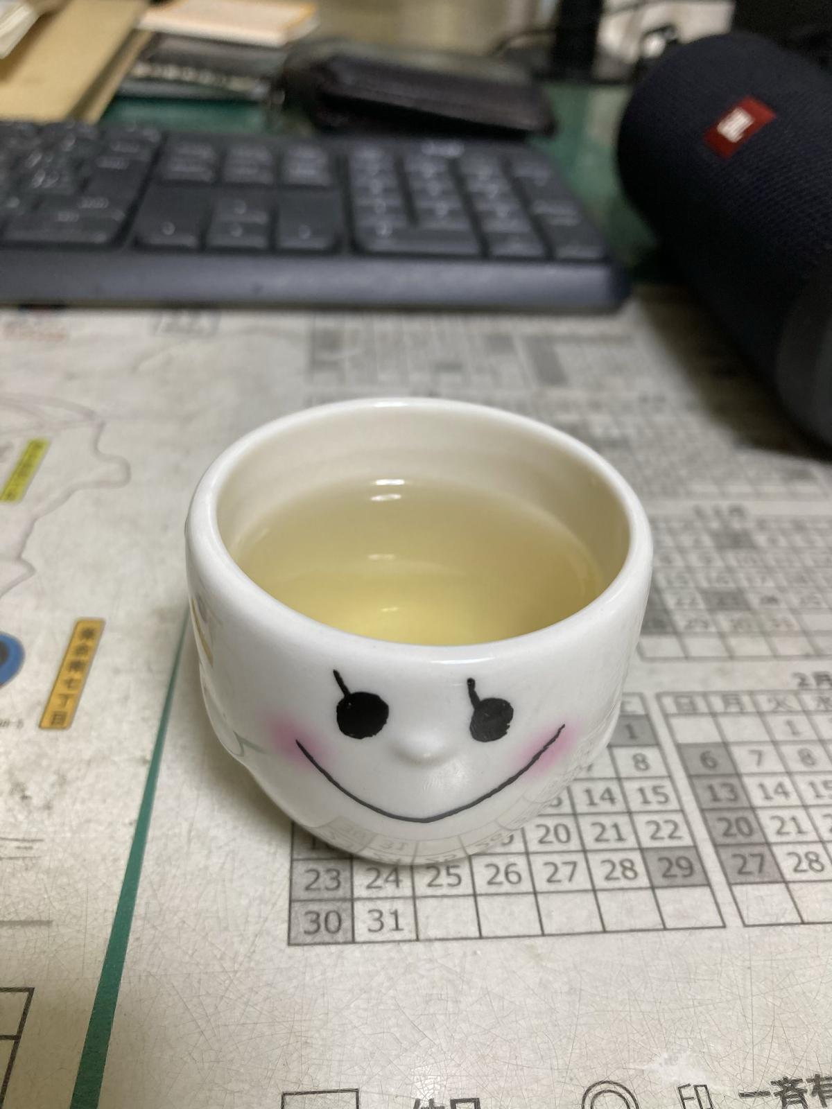 おちょこいっぱいのお酒