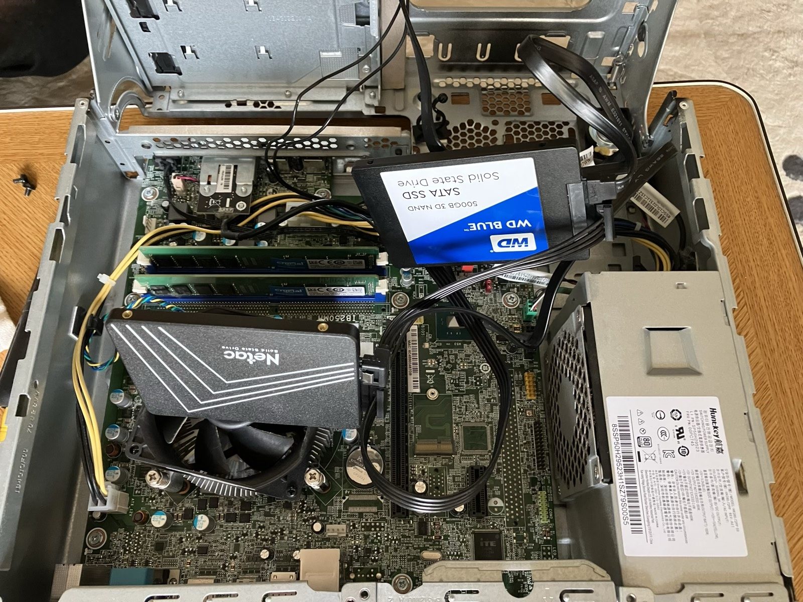 SSDを２つ搭載したPC